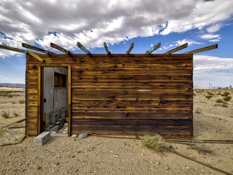 Rustic Cabin Shell, 5 Ac, 29 Palms : Twentynine Palms : San Bernardino County : California