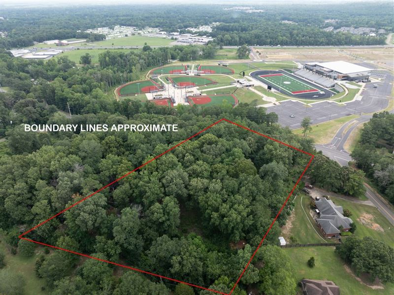 2.5 Acres Overlooking 17 Springs Sp : Millbrook : Elmore County : Alabama