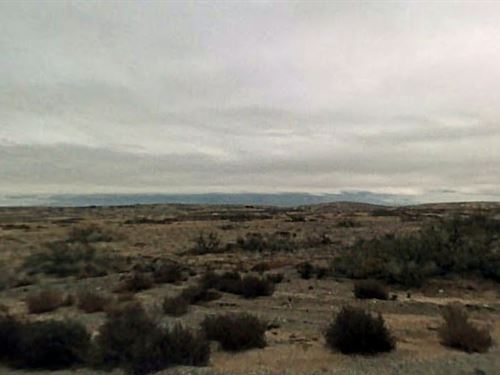 Camp or Invest with Mountain Views : Los Lunas : Valencia County : New Mexico