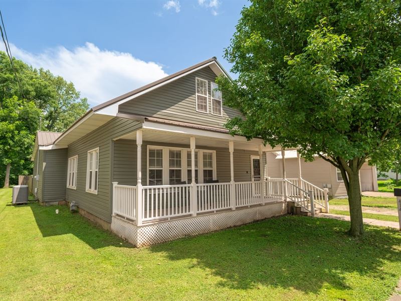 Remodeled 4-Bed Home for Sale in DE : Dexter : Stoddard County : Missouri