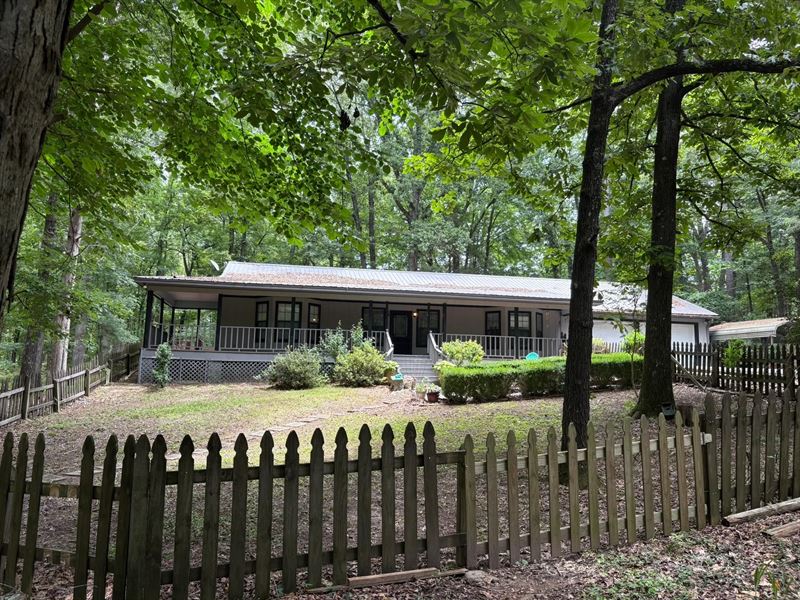 2.29 Wooded Acres with A Home in MA : Madison : Madison County : Mississippi
