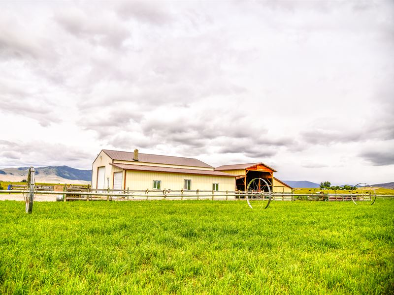 Montana Country Home and Farmland : Polson : Lake County : Montana