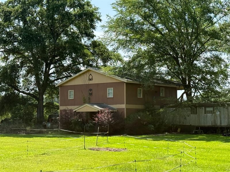 Unique Garage Apartment in Macon Co : Tallassee : Macon County : Alabama