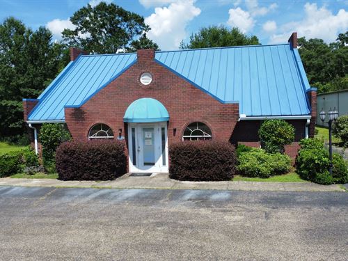 Commercial Building On 1.7 Acres : Bay Springs : Jasper County : Mississippi