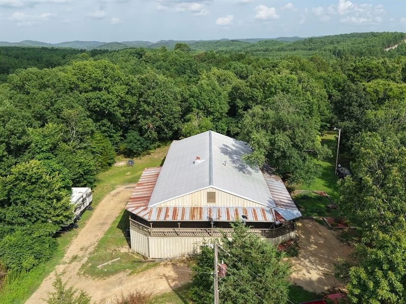 6,000 Sqft Log-And-Frame Home On 22 : Mena : Polk County : Arkansas
