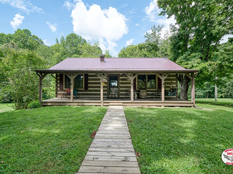 Cabin, Shop, 4.39 +/- Acres : Moss : Clay County : Tennessee