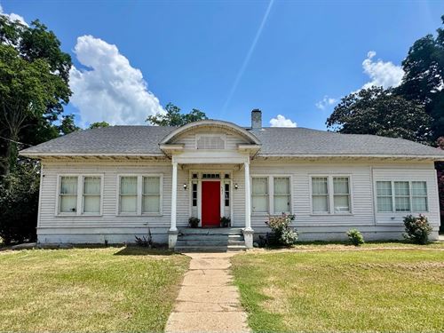 Home in Bolivar County at 501 E Pre : Benoit : Bolivar County : Mississippi