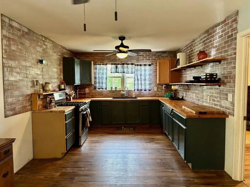 Farmhouse in Lawrence County for Sa : Monticello : Lawrence County : Mississippi