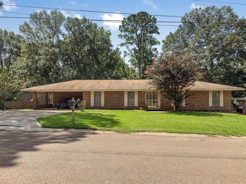 Fully Remodeled Brick Home for Sale : McComb : Pike County : Mississippi