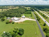 Commercial Building and Acreage : Mountain Grove : Wright County : Missouri