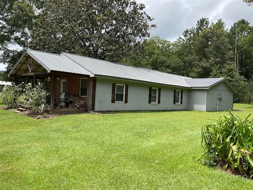 Davis Pond Rd House and 1.26 Acres : Luverne : Crenshaw County : Alabama