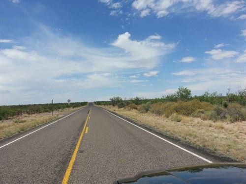 20 Acres Electricity On Paved Hwy : Sierra Blanca : Hudspeth County : Texas