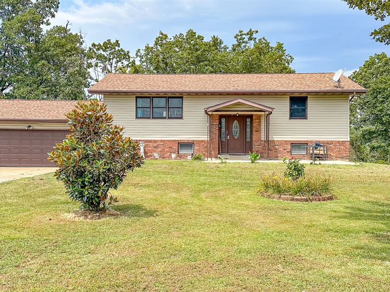 Country Home with Acreage in MO : Mountain Grove : Wright County : Missouri
