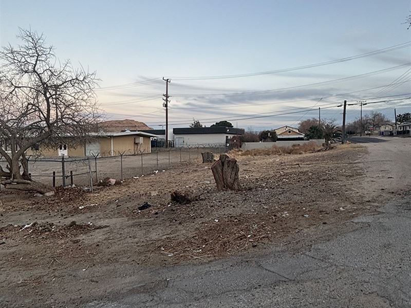 Unique Price Around The Corner : Victorville : San Bernardino County : California