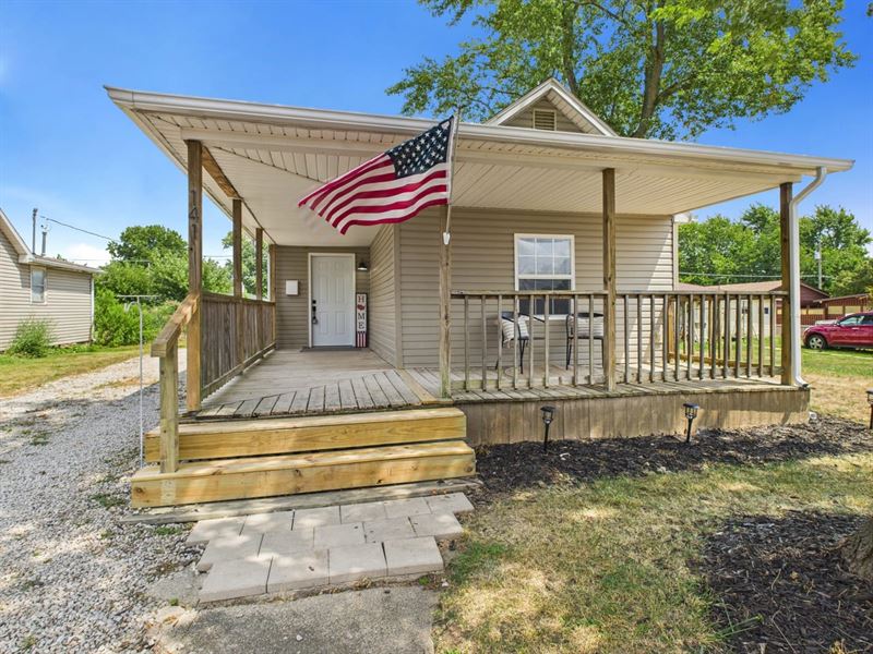 Modern 3 Bed 1 Bath Home for Sale : Westville : Vermilion County : Illinois