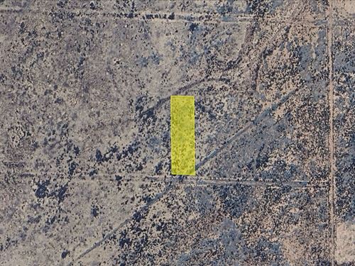 Your Adventure Basecamp Awaits : Chambers : Apache County : Arizona