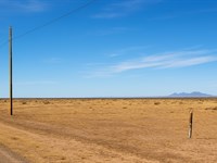Land for Quiet Retreat & Investment : Deming : Luna County : New Mexico