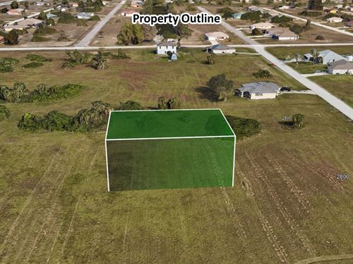 .22 Acre Lot in Cape Coral : Cape Coral : Lee County : Florida