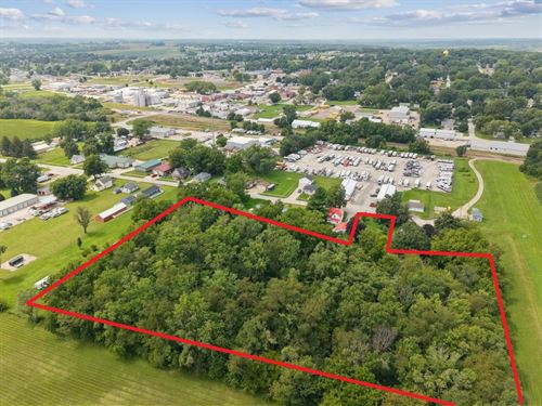 Unique 4.19 Acre in Carlisle, IA : Carlisle : Warren County : Iowa