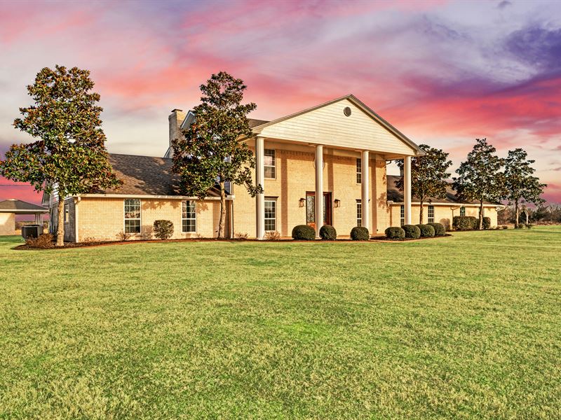 Paris TX Multi-Use Property Auction : Paris : Lamar County : Texas