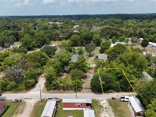 .11 Acre City Lot in Mexia TX : Trinity : Texas