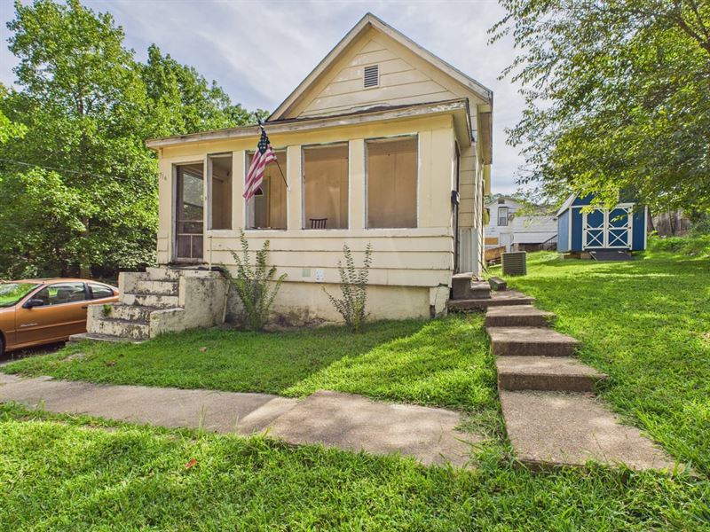2-Bed Cottage-Style Home for Sale : Poplar Bluff : Butler County : Missouri