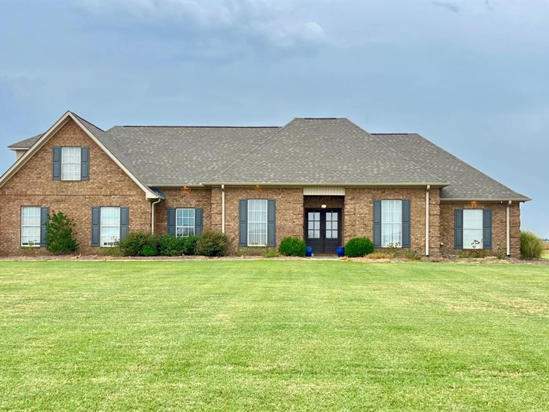 Home in Bolivar County At 361 Laugh : Boyle : Bolivar County : Mississippi