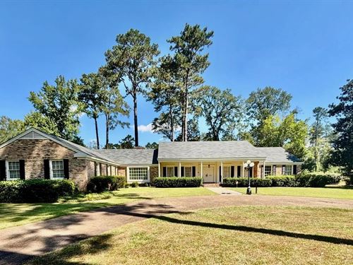 Stunning Brick Home in McComb, MS : McComb : Pike County : Mississippi