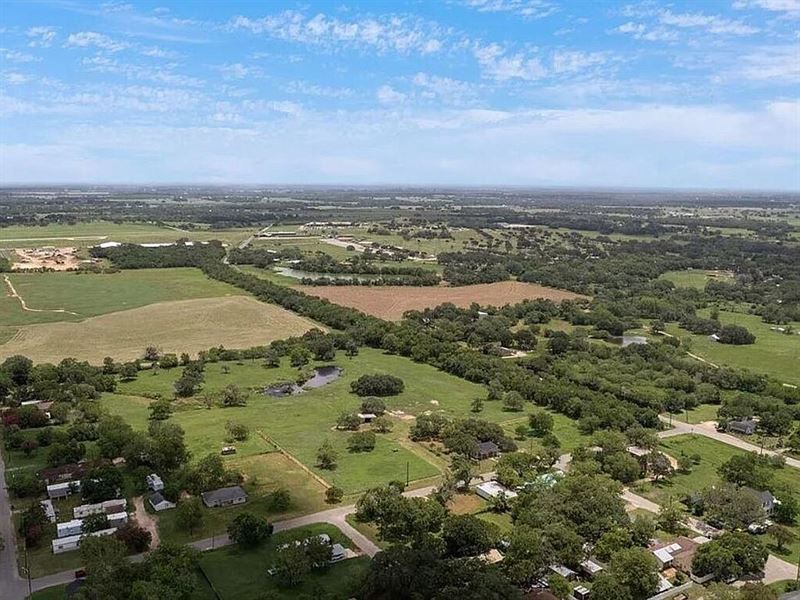 Yoakum, TX Lot with Utilities : Yoakum : Lavaca County : Texas