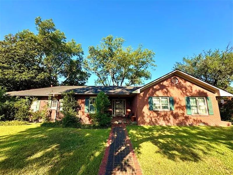 Home in Coahoma County At 1443 Shad : Clarksdale : Coahoma County : Mississippi