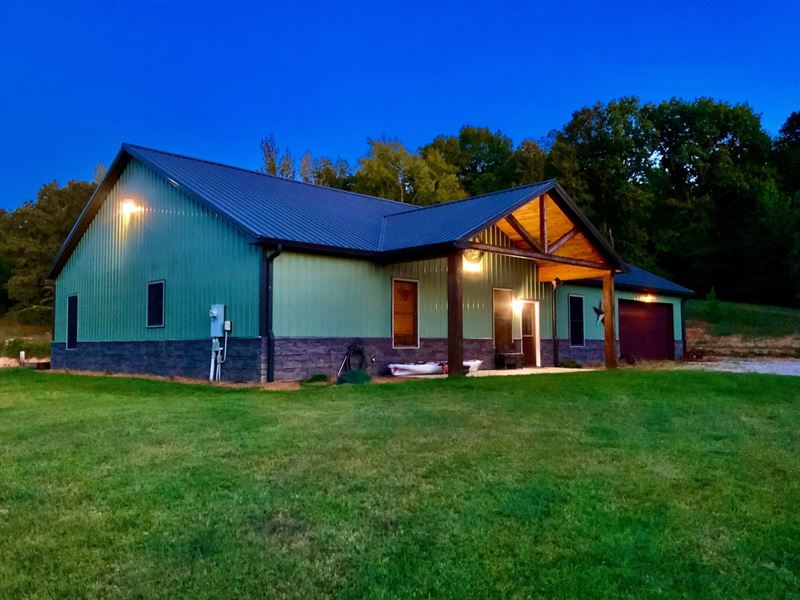 Beautiful Barndo with Lake on 70 ac : Dover : Stewart County : Tennessee