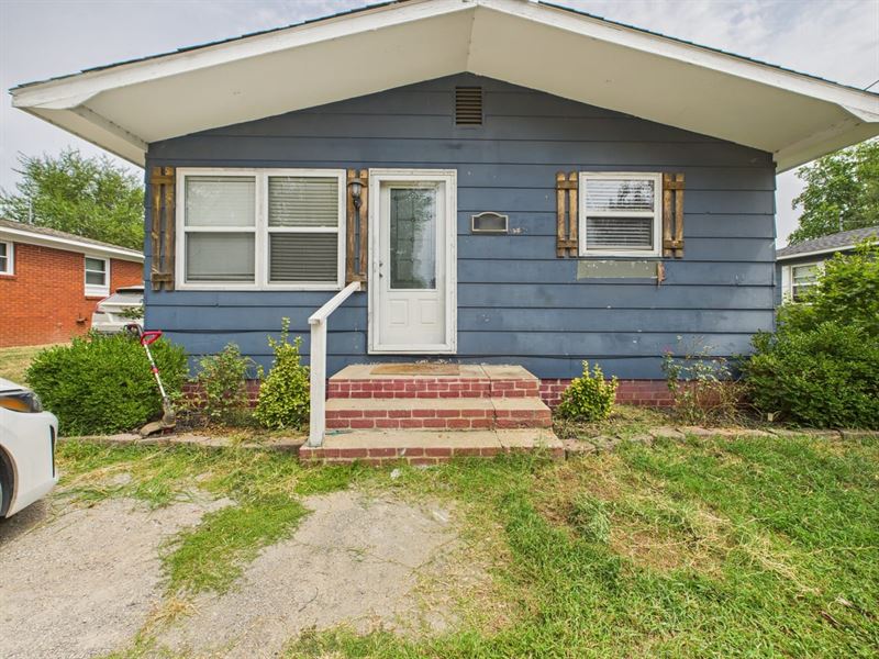 Spacious 3-Bed Home for Sale in Ber : Bernie : Stoddard County : Missouri