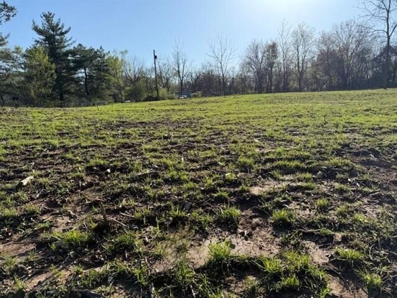1.04 Acres Rural Water and Electric : Pomona : Howell County : Missouri