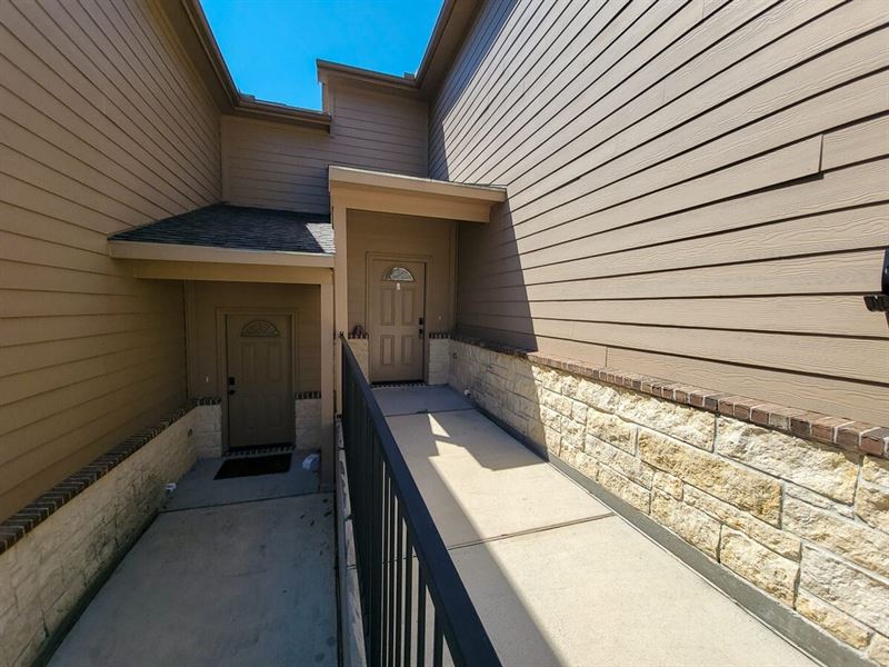 136 Bolero Way, Rental : Huntsville : Walker County : Texas