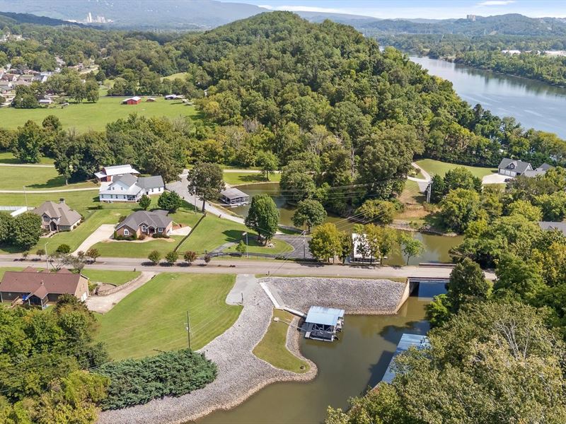 Build-Ready Riverfront Lot with Pri : Chattanooga : Hamilton County : Tennessee