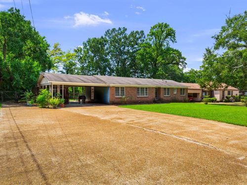 228 E Dinkins Canton Madisonco : Canton : Madison County : Mississippi