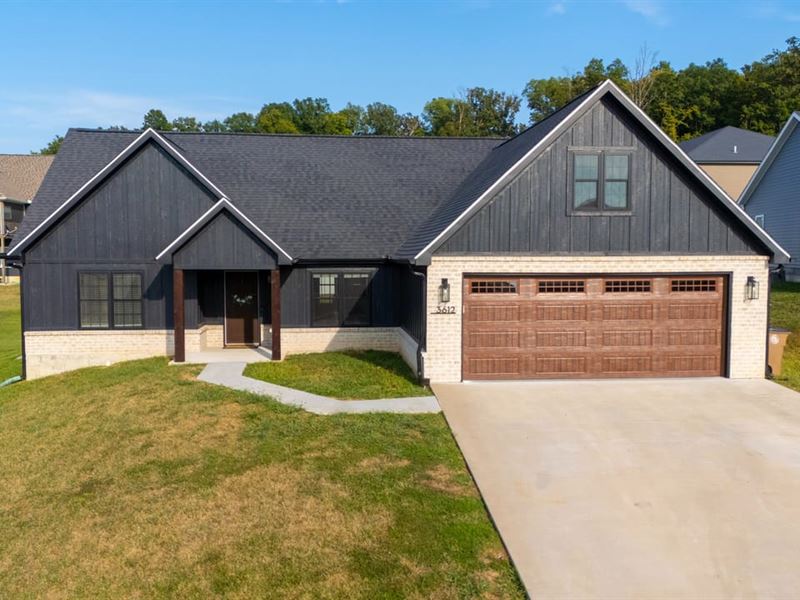3-Bed Modern Home in Rock Gardens : Cape Girardeau : Cape Girardeau County : Missouri