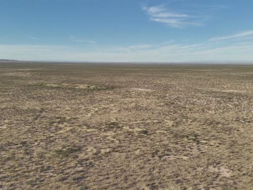 Striking 10.5-Acre Parcel El Paso : Fort Hancock : Hudspeth County : Texas