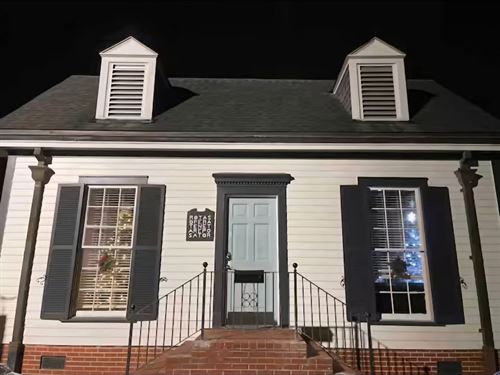 Downtown Charm : Columbia : Marion County : Mississippi