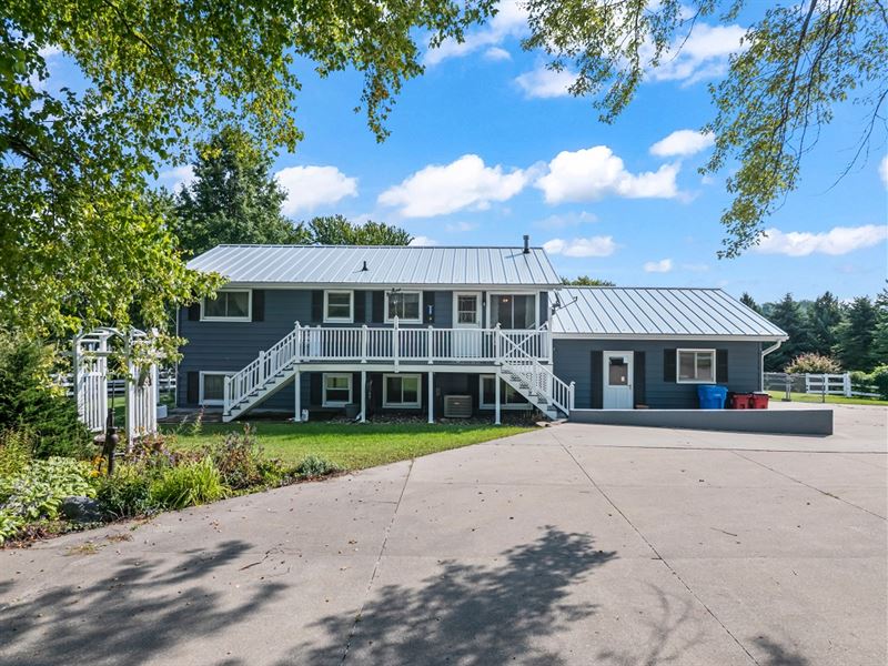 1.53 Acres, Home Winona County : Winona : Winona County : Minnesota