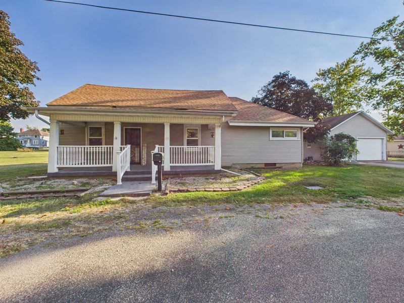 3 Bed 2 Bath Home with Basement : Ridge Farm : Vermilion County : Illinois