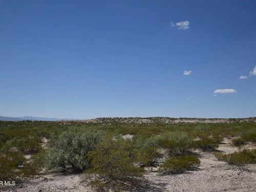 Breathtaking 10.5-Acre Parcel El : Fort Hancock : Hudspeth County : Texas