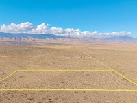 Spacious Corner Lot : Rosamond : Kern County : California