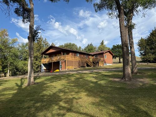Missouri River Cabin/Lodge, Runnin : Springfield : Bon Homme County : South Dakota