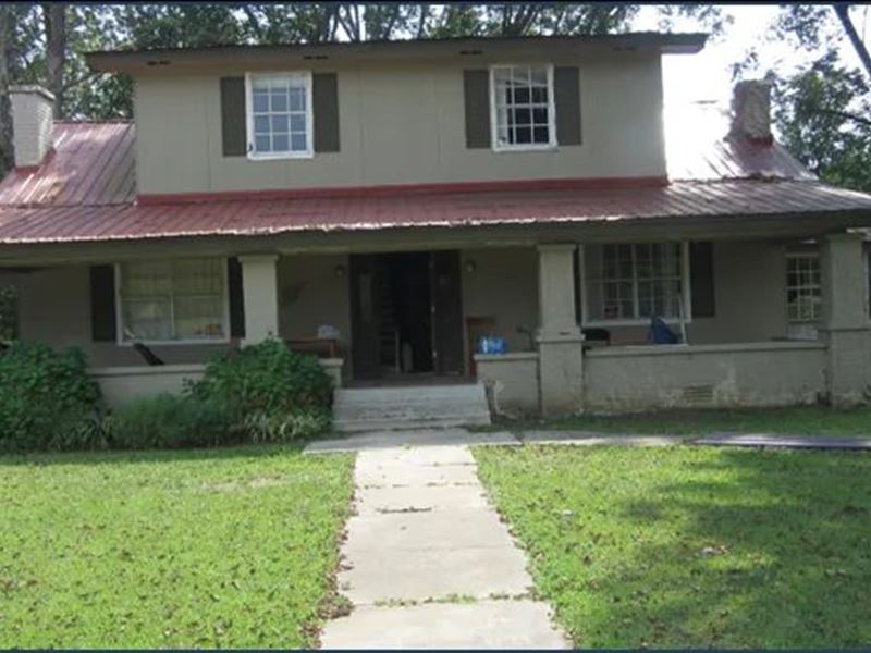 Home in Tippah County At 136 North : Blue Mountain : Tippah County : Mississippi