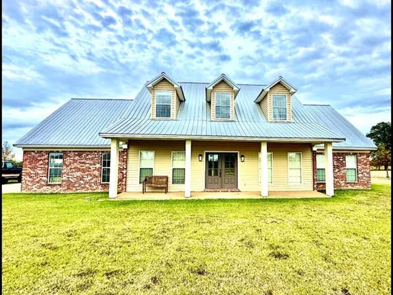 Home in Bolivar County At 64 Horses : Merigold : Bolivar County : Mississippi
