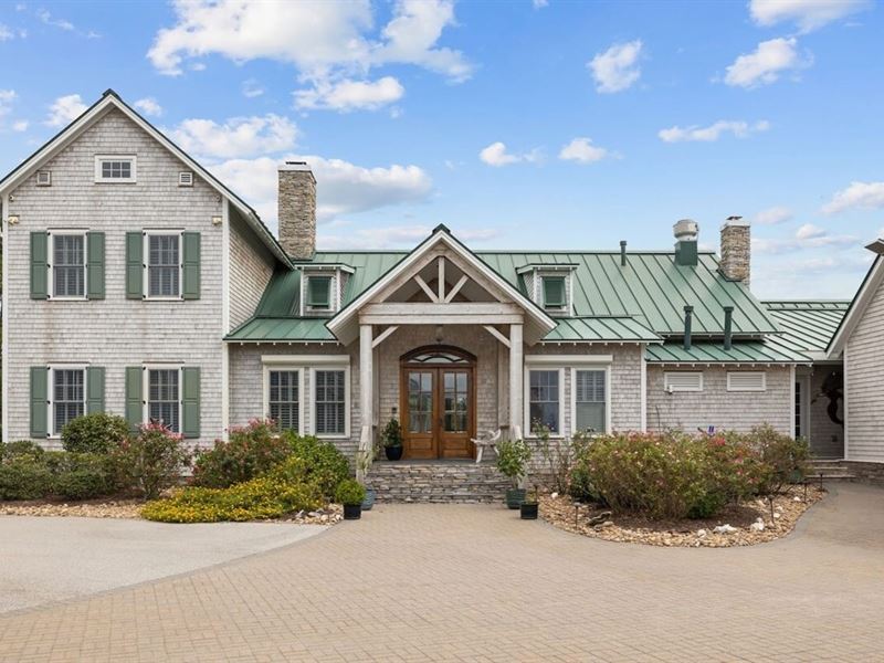 Luxury Estate and Outdoor Retreat : Davis : Carteret County : North Carolina