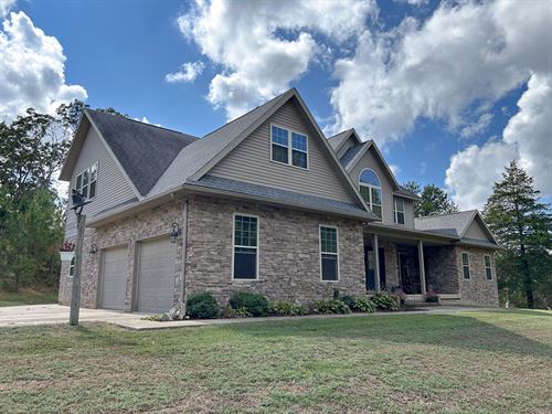 Beautiful Home with Acreage in MO : Willow Springs : Howell County : Missouri