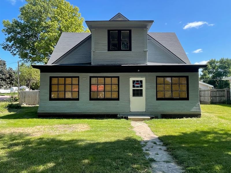 335 Windom Street, Orchard, Nebras : Orchard : Antelope County : Nebraska