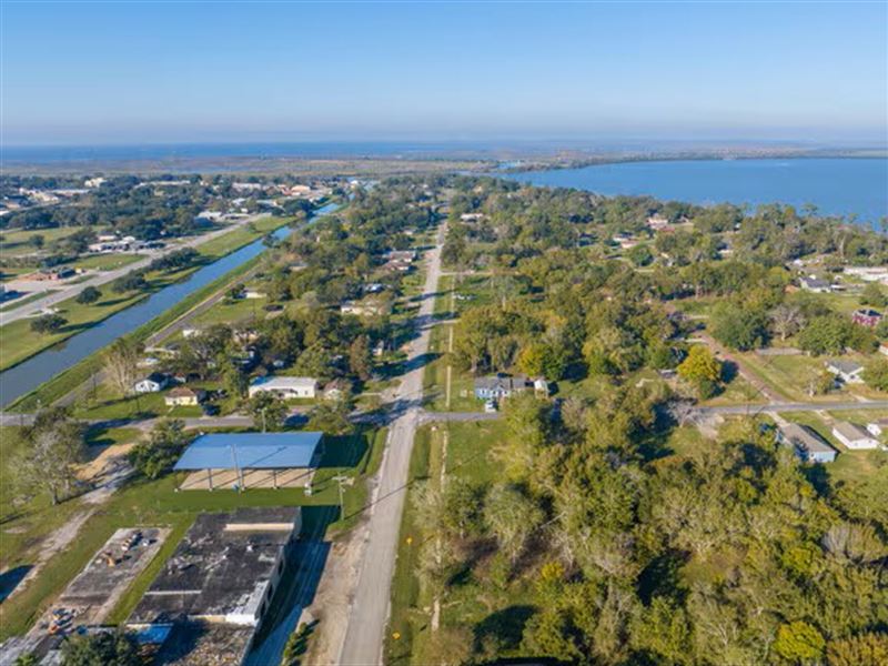 Triple Lot in Anahuac, TX : Anahuac : Chambers County : Texas